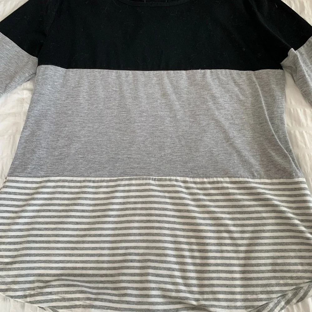 Hount Colorblock Tee - Picture 9 of 15